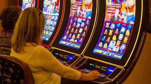 mm77 Slot Games မျက်နှာပြင်တွင် Free Spin ဆု ရနေသော မြင်ကွင်း